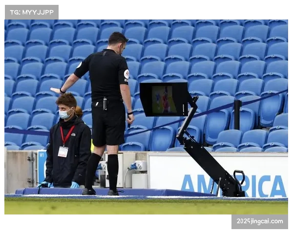 终场哨响，里昂老将托利索跪地掩面